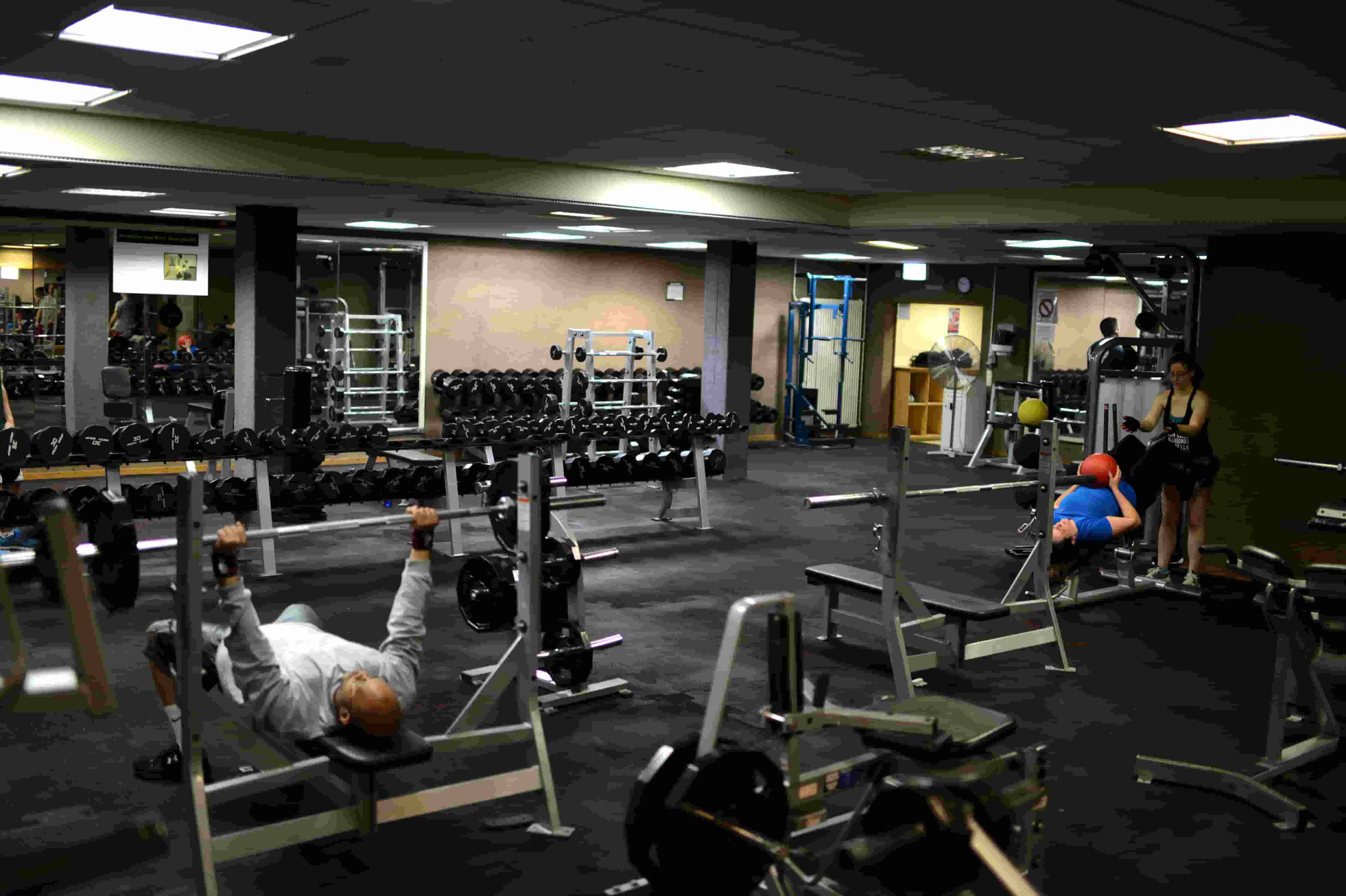 Седам вежби које ће вам помоћи да брзо изградите мишиће и постигнете сјајну физичку форму